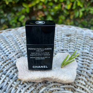 Chanel Perfection Lumiere Velvet 40 Beige